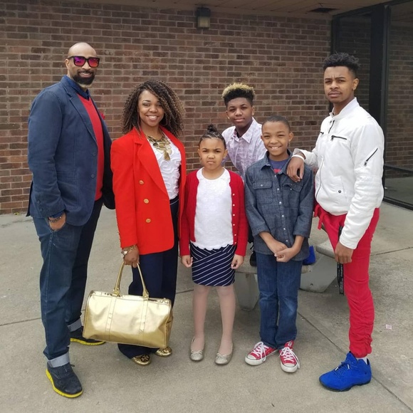 Meet your Posher, Latrese - Picture 4 of 8